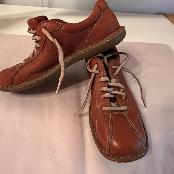 Brown leather lace ups - Picture 10 of 10